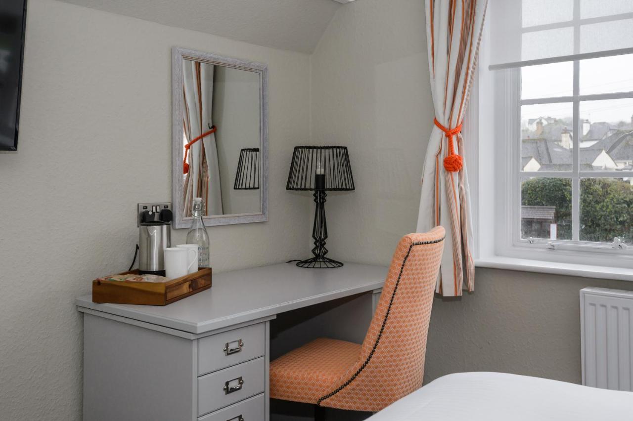 Balfour Arms Hotel Сидмут Екстериор снимка